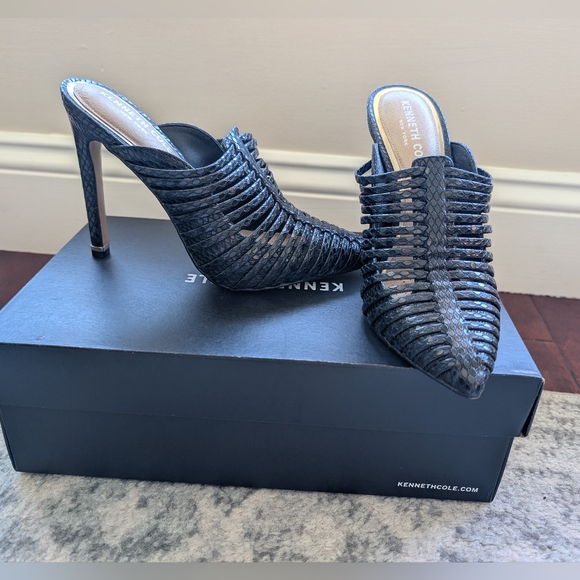 Kenneth Cole Heels - Black Mules 5.5M - Picture 1 of 4